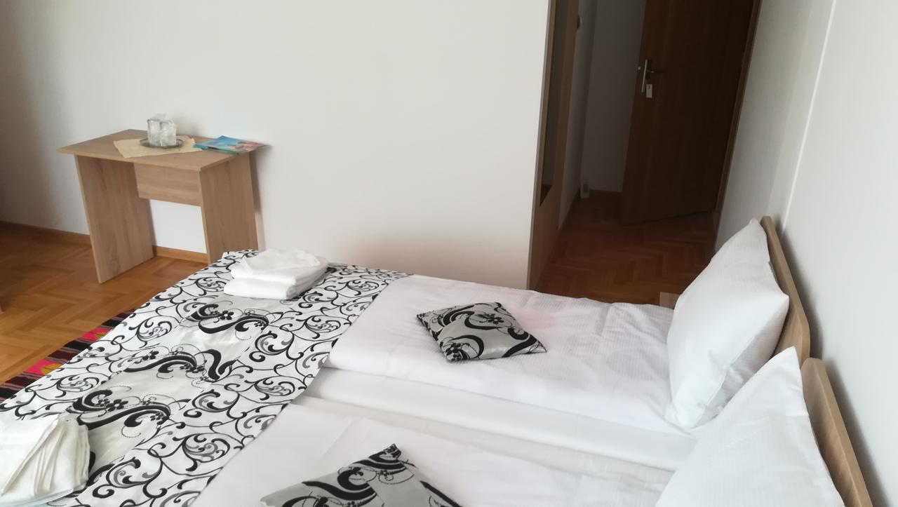 Pensiunea Basarabia 오네슈티 외부 사진